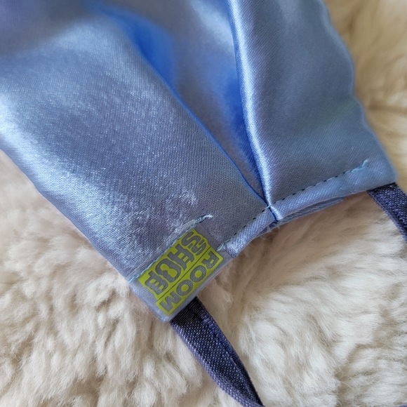 Room Shop Baby Blue Satin Mask - Picture 2 of 4